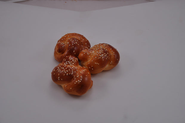 Knotted Challa Buns